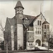 Picture of an old building in Chaska Minnesota